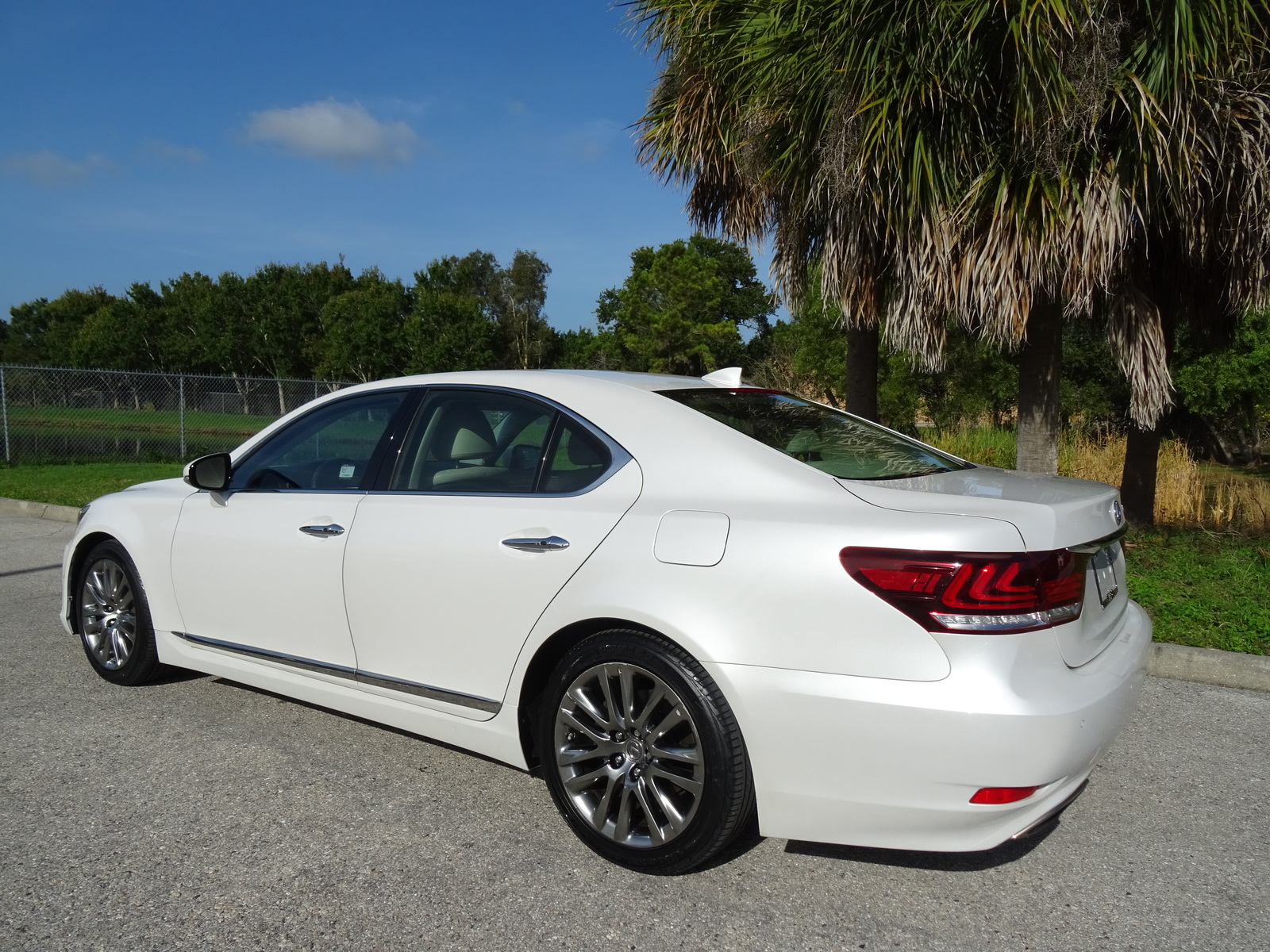 Lexus ls460 2017